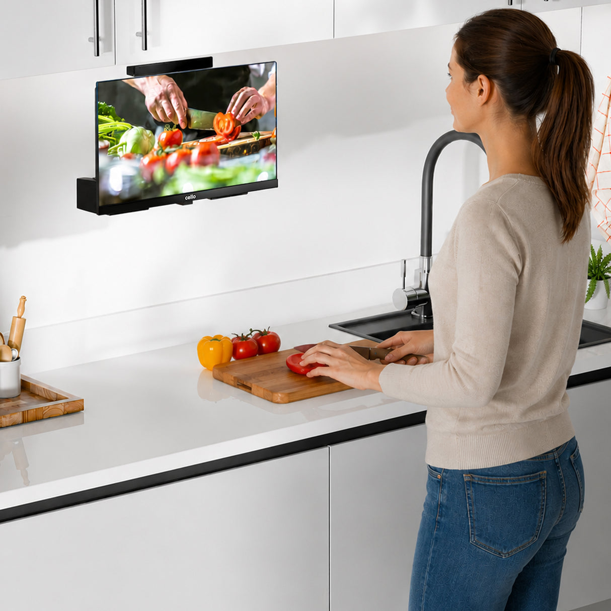 19" Kitchen TV with Smart Tizen and Pitch Perfect Sound